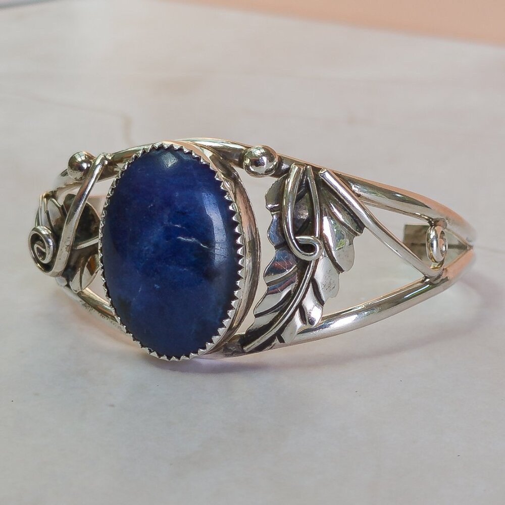 Vintage Navajo Sterling Silver Cuff Bracelet–Signed “T Sterling”–Lapis Lazuli - Picture 3 of 8
